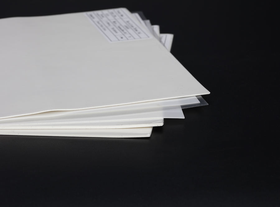 無(wu)矽導熱(rè)墊片