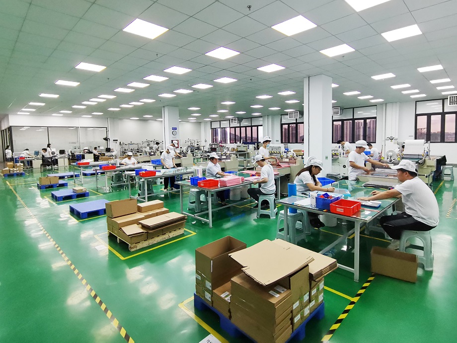 後(hòu)工序、模切&包裝(zhuang)車間2.jpg