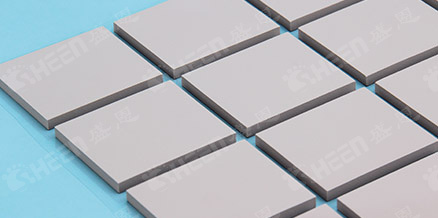 無矽導熱墊(nian)片