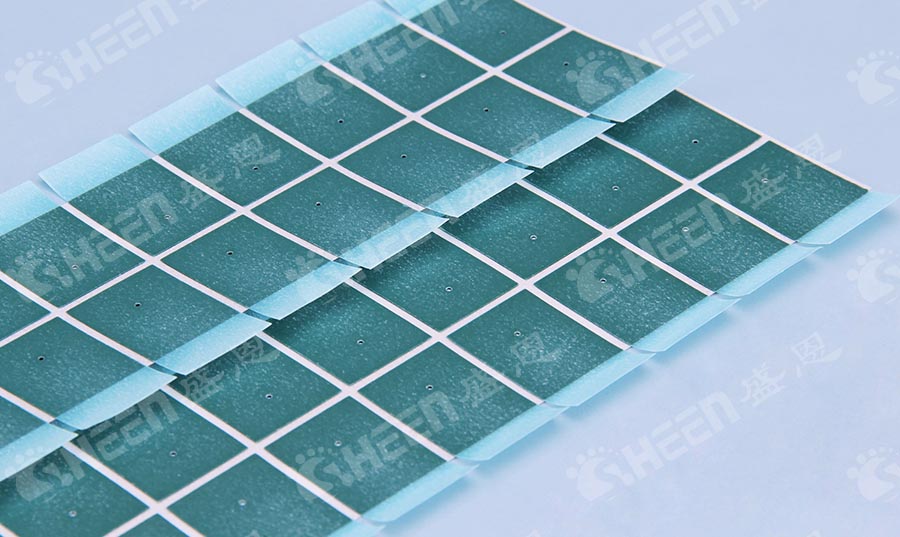 導熱相變(bian)材料在光機(ji)設備中的革(gé)新應用