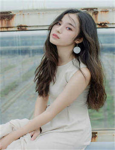 《蓝血族-中国偷窥wc女厕视频》