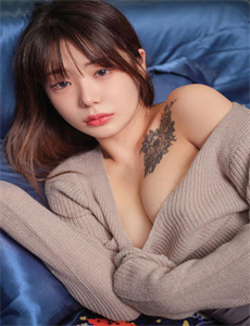 《二人扑克剧烈运动视频-女人裸体艺术》